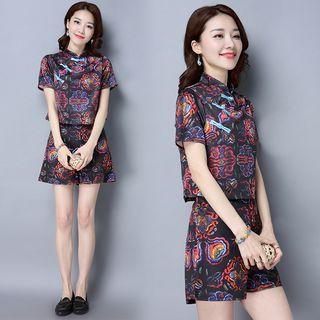 Set : Patterned Short-sleeve Top + Shorts
