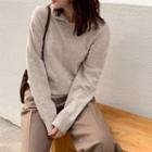 Knit Hoodie / Straight-fit Pants