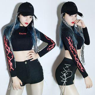 Lettering Cropped Long Sleeve T-shirt / Shorts / Baseball Cap