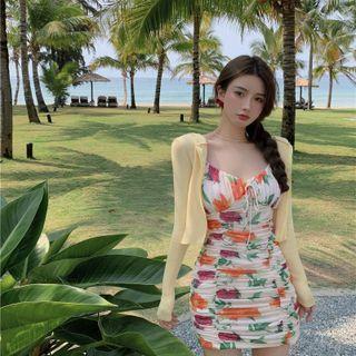 V-neck Floral Pleated Skinny Mini Dress