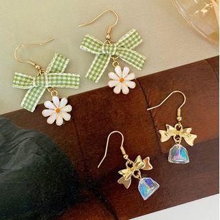 Bow Flower / Wind Chime Acrylic Dangle Earring