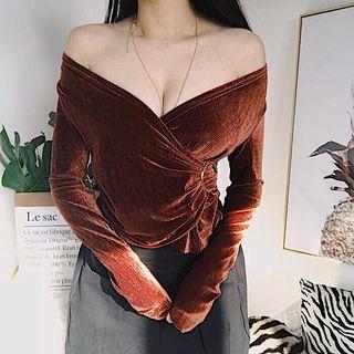 Long-sleeve Deep V-neck Buckled Top