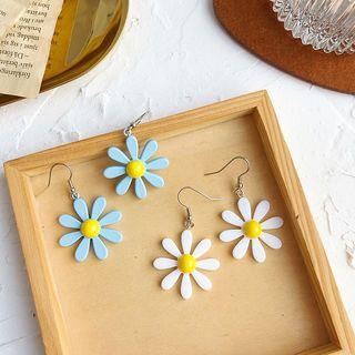 Plastic Daisy Dangle Earring