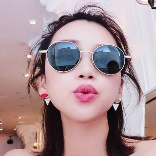 Lips & Eye Drop Earring