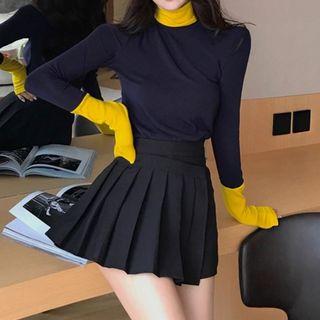 Long-sleeve Turtleneck Contrast Trim Top