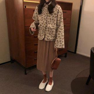 Long-sleeve Mock Neck T-shirt / Leopard Print Buttoned Jacket / Midi Pleated Skirt