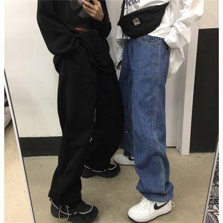 Wide-leg Jogger Jeans