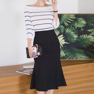 Elbow-sleeve Striped Top / Slit-hem Skirt
