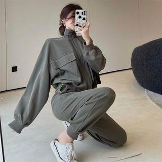 Details Loose-fit Jacket / Loose-fit Jogger Pants