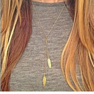 Leaf-accent Necklace
