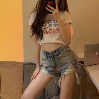 Long-sleeve T-shirt / Denim Shorts