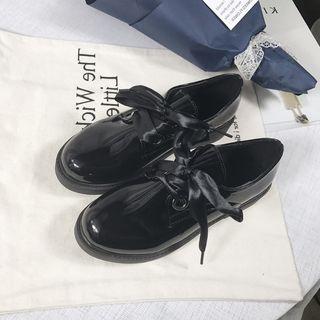 Platform Bow-tied Patent Oxfords