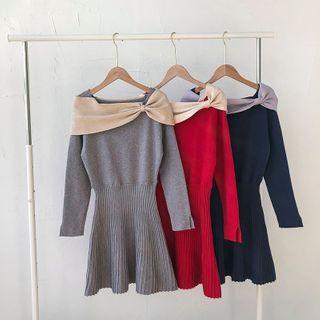 Long-sleeve Square-neck Knit Dress With Cape
