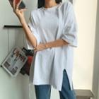 Distressed Slit-side T-shirt