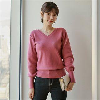 V-neck Lightweight Knit Top