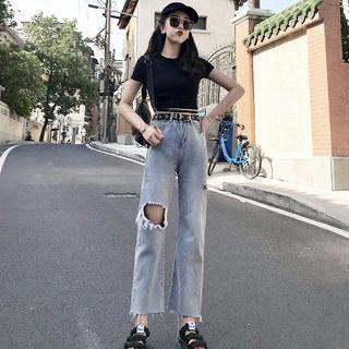 Short-sleeve T-shirt / Crop Wide Leg Jeans / Belt