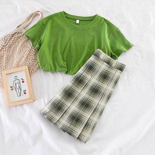 Set: Plain T-shirt + Plaid Skirt