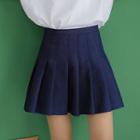 Plain Pleated Skirt / Short-sleeve T-shirt