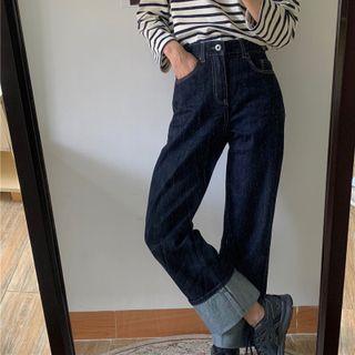Long-sleeve Striped T-shirt / Cropped Wide-leg Jeans