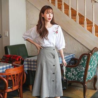 Puff-sleeve Flower-embroidered Top