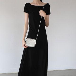 Elbow-sleeve Plain Top / A-line Midi Skirt