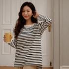 Letter Dip-back Stripe T-shirt