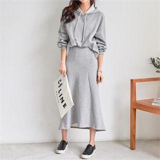 Set: Brushed Fleece Lined Sweatshirt + Maxi Skirt
