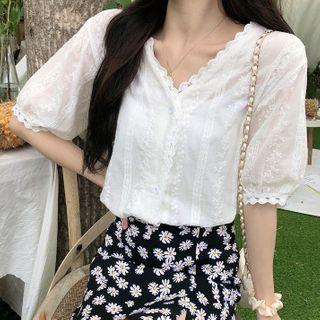 Crochet Trim V-neck Short-sleeve Blouse