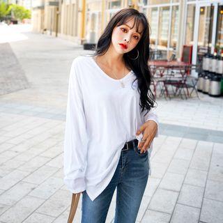 V-neck Slit-side Long T-shirt