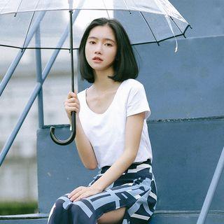 Short-sleeve Scoop Neck T-shirt White - One Size
