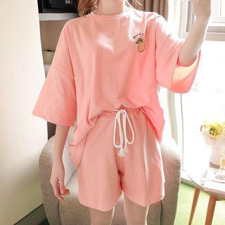 Set: Peach-embroidered Oversized T-shirt + Shorts