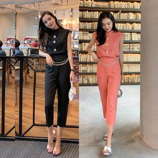 Set: Sleeveless Shirt + Capri Dress Pants