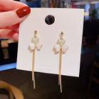 Clover Fringed Earring E1853 - 1 Pair - Gold - One Size