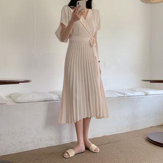 Short-sleeve Plain Pleated Tie-wiast Dress