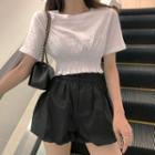 Short-sleeve Cropped Top / Wide-leg Shorts