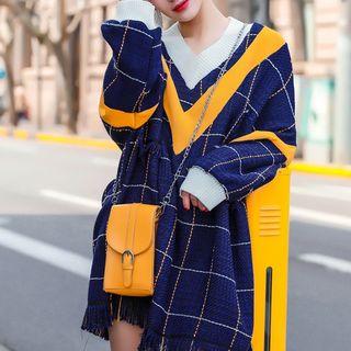 Plaid V-neck Boxy Pullover