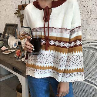 V-neck Geometric Print Long-sleeve Knit Top