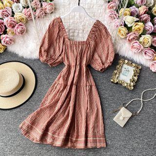 Square-neck Plain Puff-sleeve Dress
