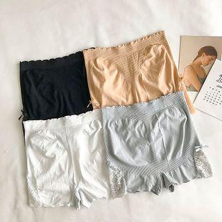 Plain High-waist Lace Shorts