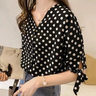 Short-sleeve V-neck Side-tie Dotted Blouse