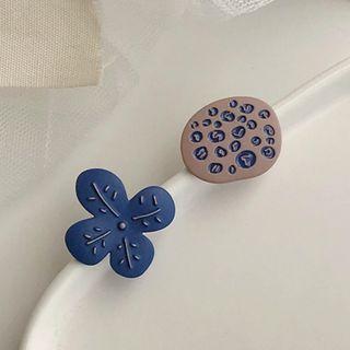 Non-matching Flower Earring 1 Pair - Silver - One Size