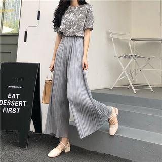Velvet Short-sleeve T-shirt / Pleated Wide-leg Pants