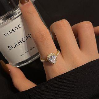 Droplet Rhinestone Alloy Ring J379 - One Size
