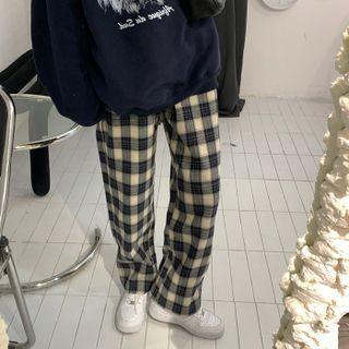 Printed Sweatshirt / Plaid Wide Leg Pants