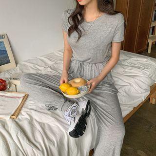 Set: Silky Cropped T-shirt + Wide-leg Pants