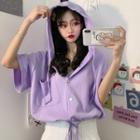 Short-sleeve Hood Buttoned T-shirt