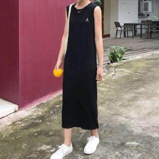 Embroidered Sleeveless Midi T-shirt Dress
