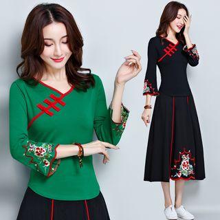 Embroidered 3/4-sleeve V-neck Top