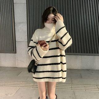 Turtleneck Striped Ribbed Sweater / Reversible Buttoned Vest