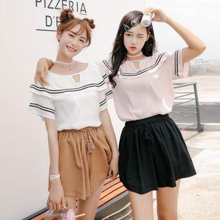 Contrast Trim Collared Short Sleeve Top